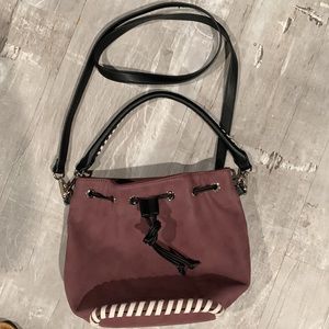 NWOT- EXPRESS BUCKET PURSE W/ Shoulder Strap - A3